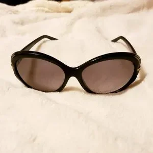 Valentino | Accessories | Valentino Womens Oval Black  display picture 2